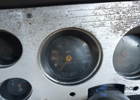 1981 Chevrolet C10 from USA, damaged, VIN 1GCDC14F8BZ100780